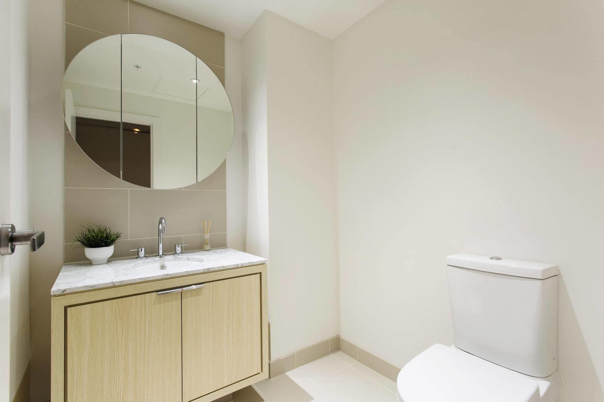 Platinum Apartments On Southbank Melbourne Exterior photo
